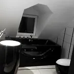 民宿 Apartament Wroblewskiego 格利维采